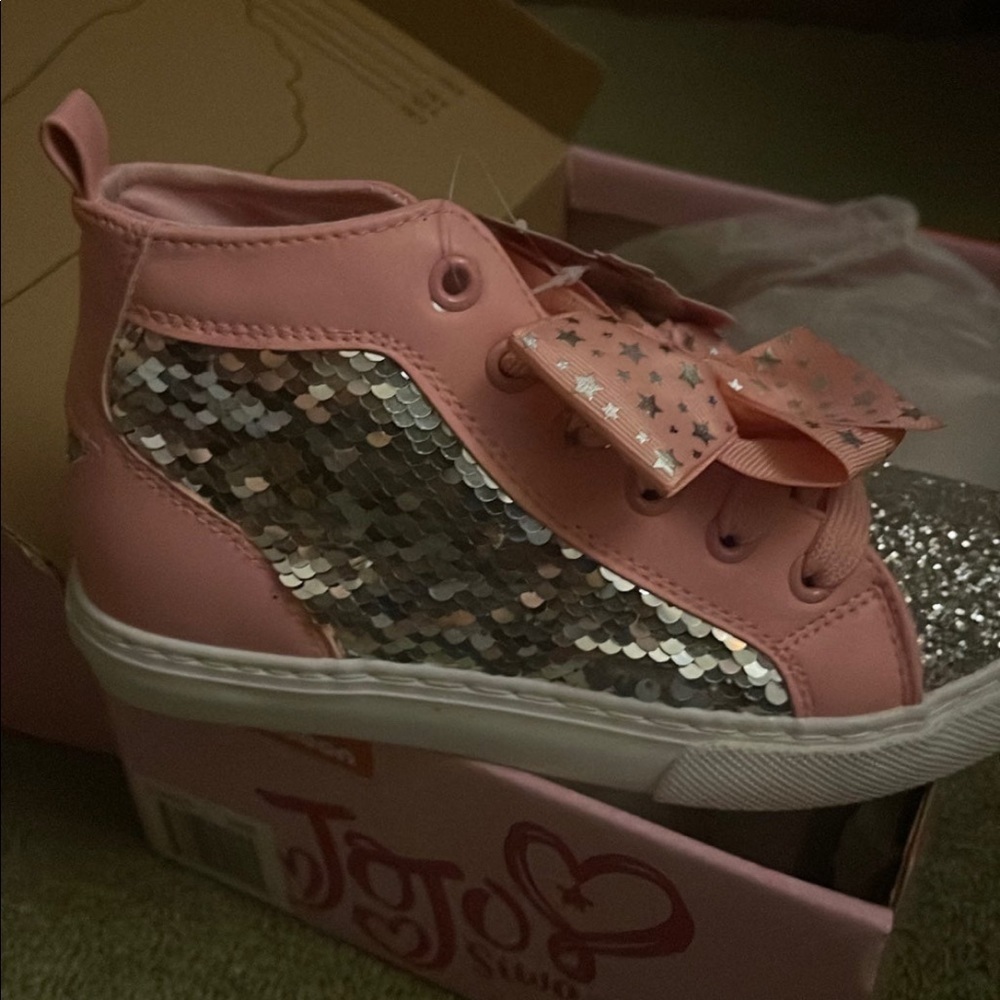 JOJO Siwa sneakers